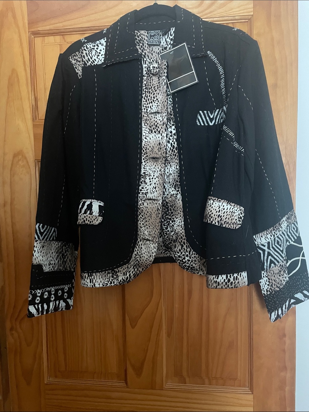 Black & White Patterned Women's Jacket